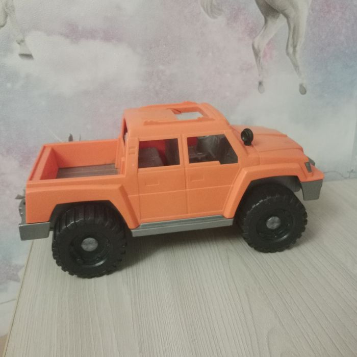 Игрушка-машинки. Среднего размера.