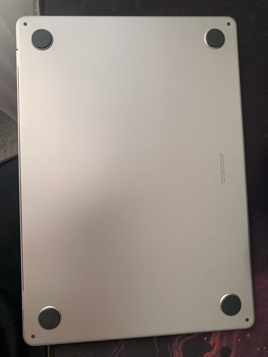 Macbook air 13.6 8/256 Starlight