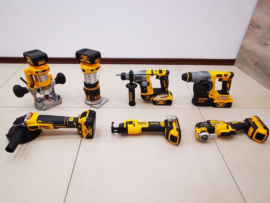 Dewalt  10.8v / 14.4v/ 18v /220v