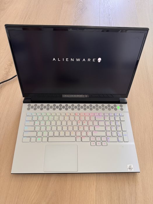 Alienware m17 R3 | i9-10980HK | RTX 2070 Super 8GB | 32GB RAM | 1.5TB SSD | 144Hz
