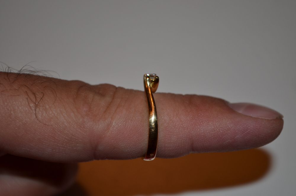 INEL AUR 18K + 1 Diamant = 0.12ct. - De Logodna - 3.3g.-  Solitaire !