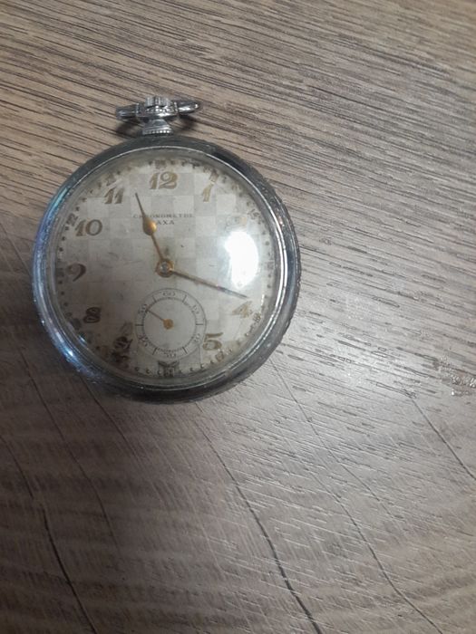 Продавам  този   джобен  часовник хронометър