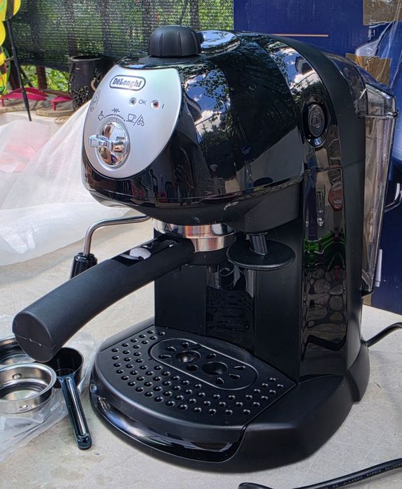 Кафемашина с ръкохватка DeLonghi