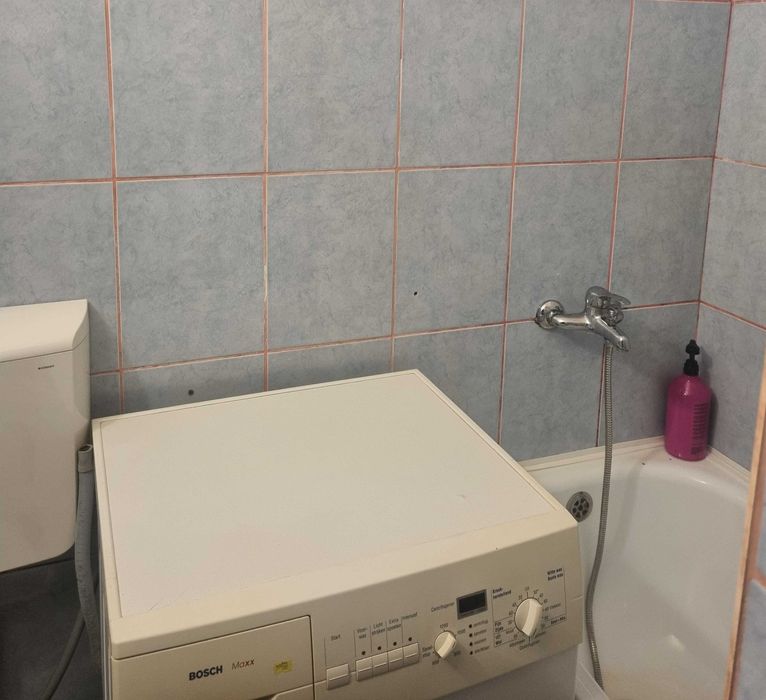 Închiriez garsonieră decomandată in zona Splaiul Crișanei, Oradea