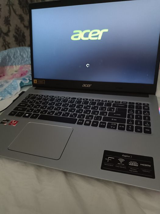 Acer 3  notebook sotiladi