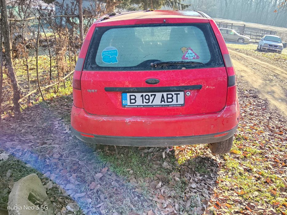 Dezmembrez ford fiesta