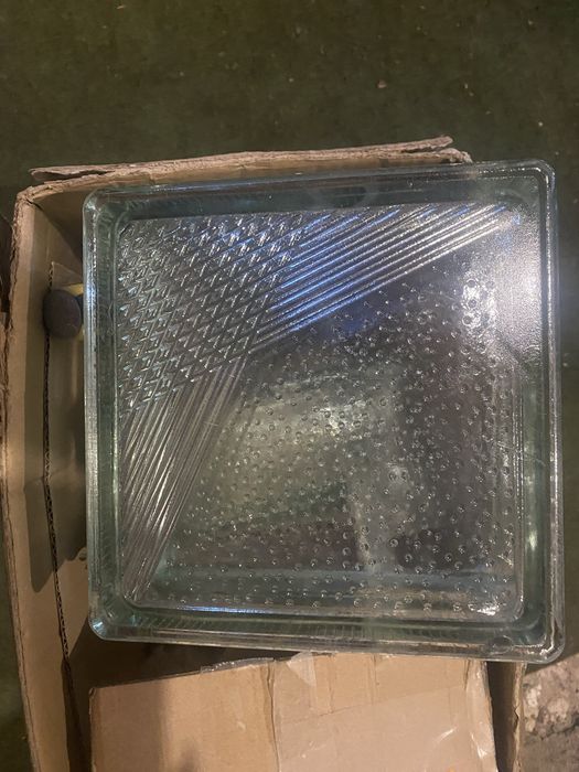 Стъклена тухличка