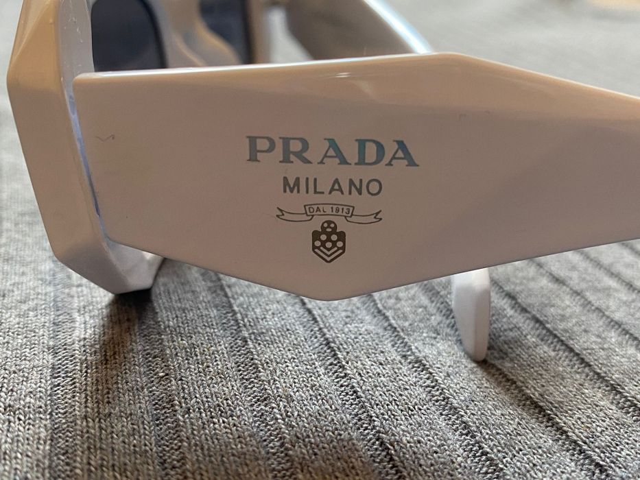Ochelari de soare Prada