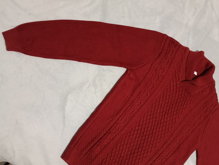 Vând pulover bărbati mărime M.