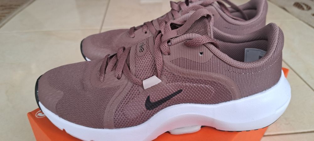 Nike nou mărimea 38