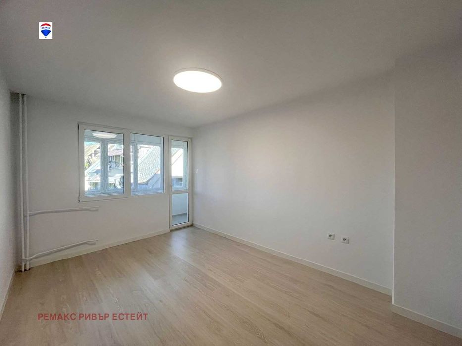 Тристаен апартамент за продажба в центъра на гр. Русе