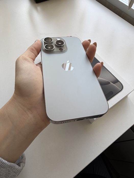 Apple iPhone 16 Pro – 256GB, 5G, Natural Titanium