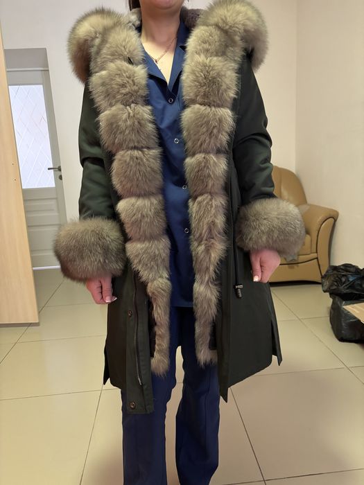 Продам парку зимнию