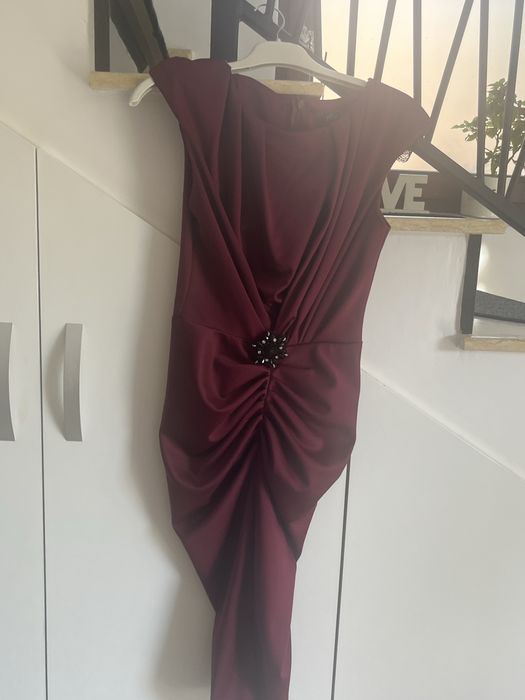 Rochie de evenimente .