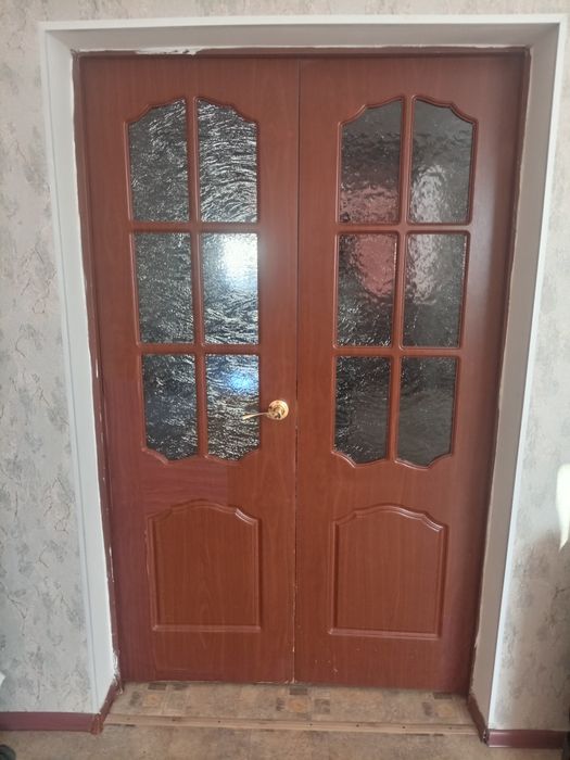 Қолданыста болған қоңыр түсті есіктер сатылады