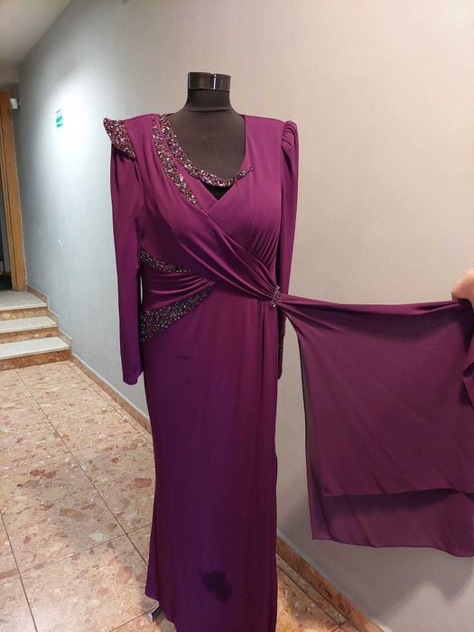 Rochie de seara deosebita pt o doamna cu forme