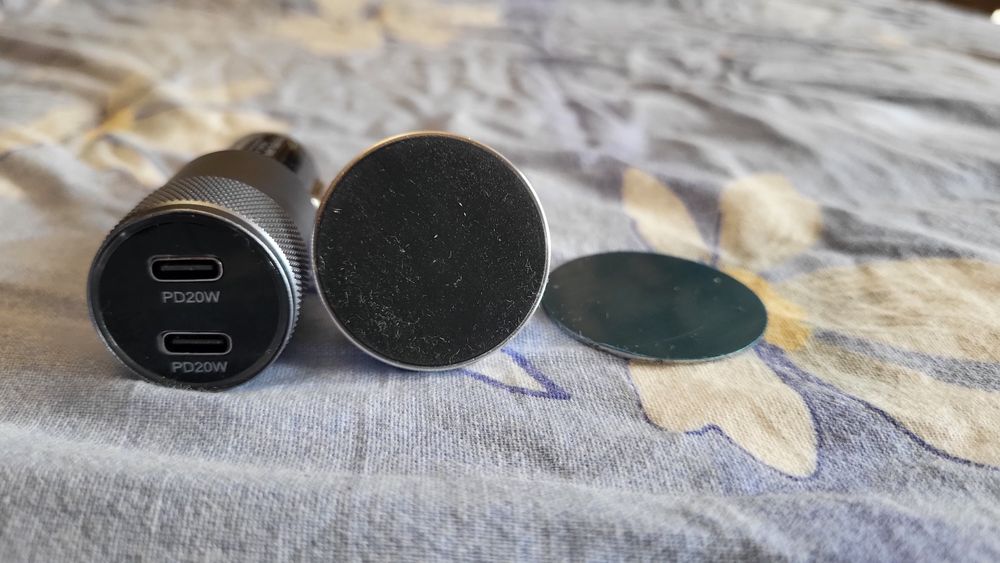 Комплект зарядно за кола Type C 40w и магнитна стойка