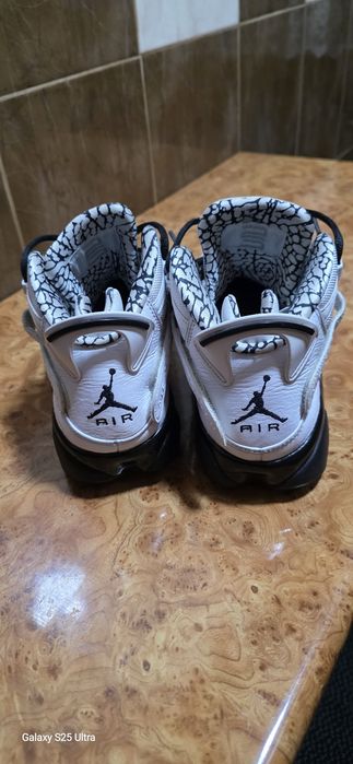 Air Jordan Boys 6 Rings Sneakers Black White