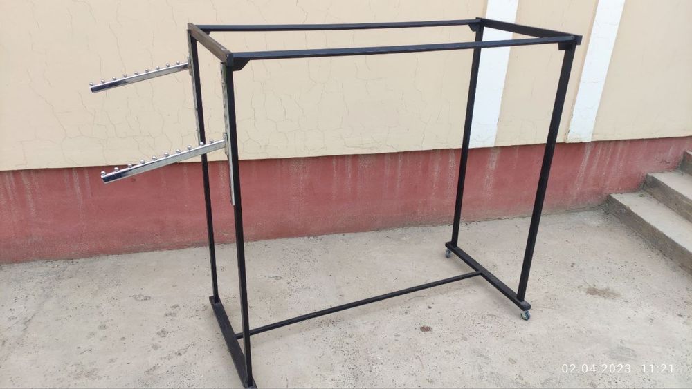 Стеллажи для одежды и обуви в отличном состоянии