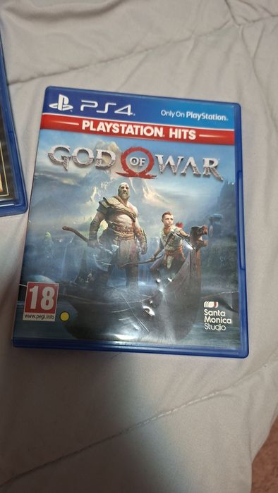 Vănd ps4 cu gta5 si god of war