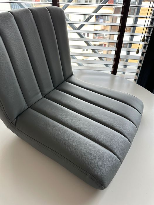 Седалки за бар стол с болтове и ключ