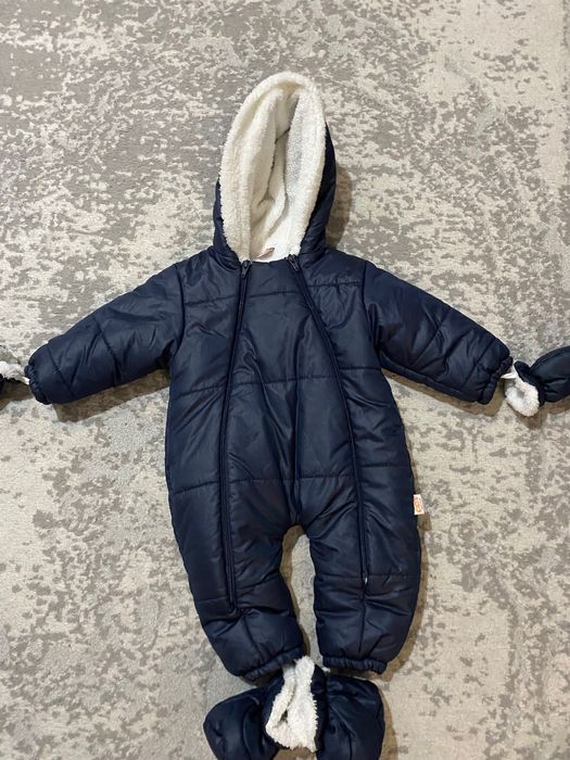 Комбинезон светло синий зимний и темно синий осений-весений.