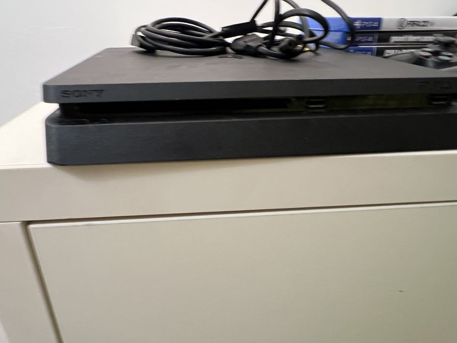 Vand sau schimb ps4 cu ps 4 pro