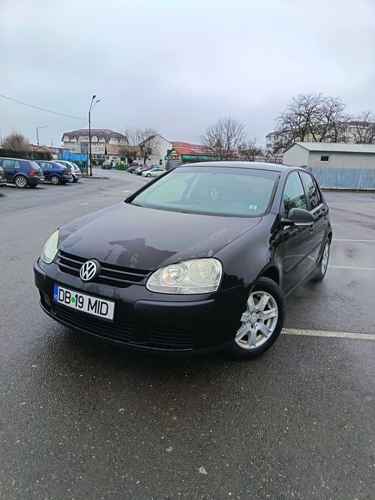 Vând Vw Golf 5 .