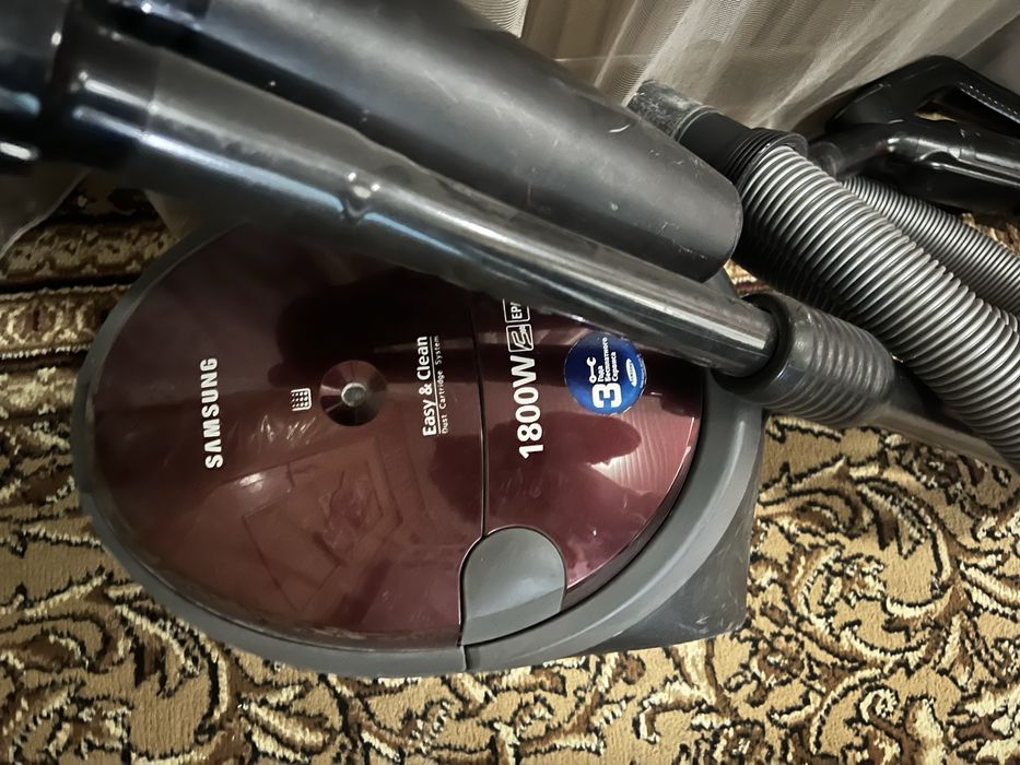 Продам рабочий пылесос samsung