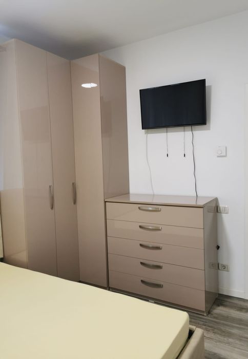 Vând Dulap dormitor