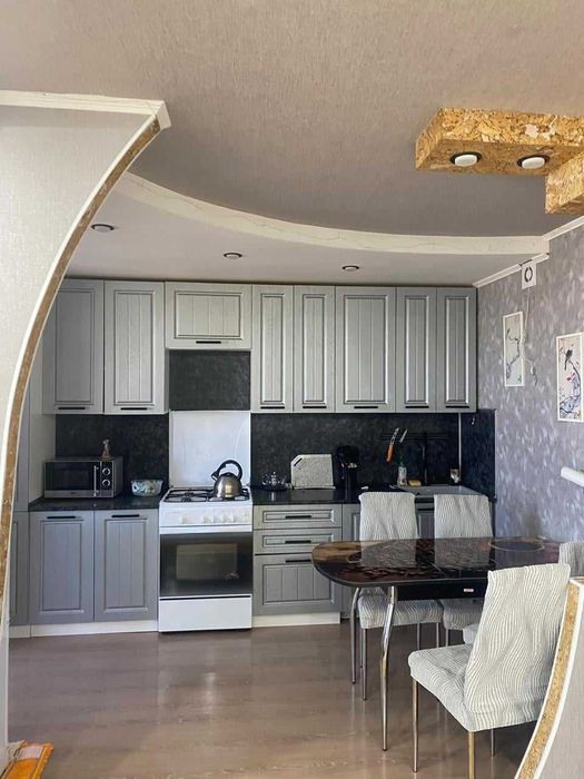 Продам 3х ком в 8 мкр 71кв.м