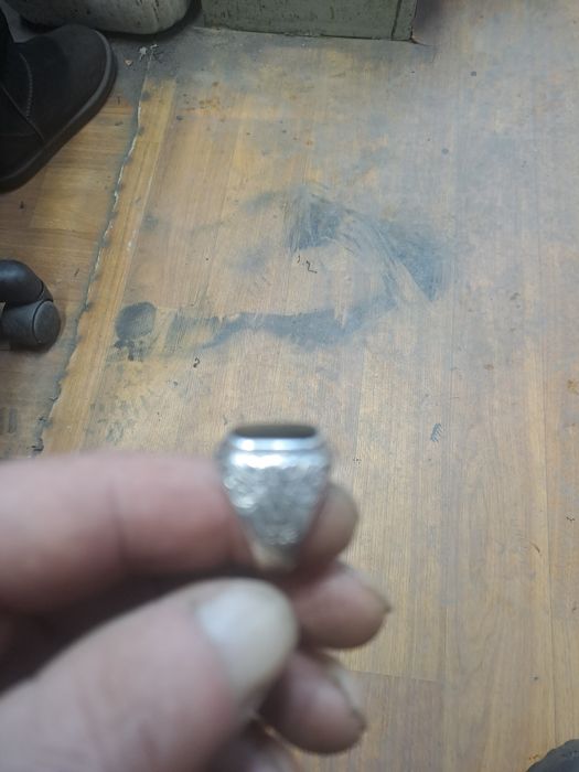 Продам серебро мужское