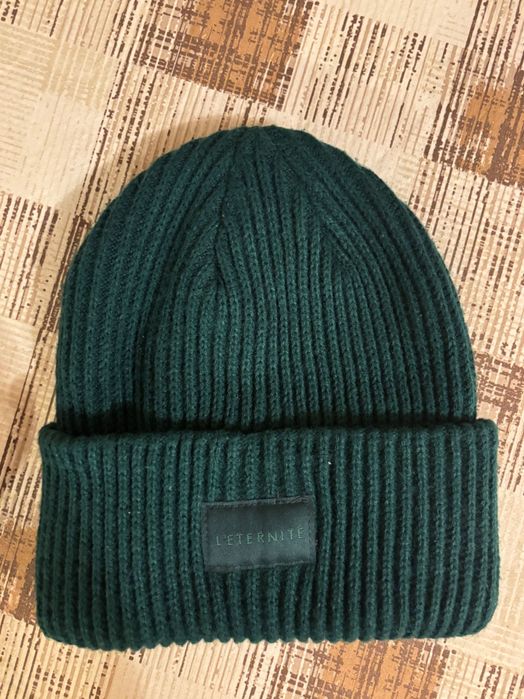 Зимни шапки - като нови