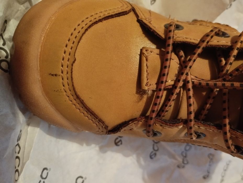 Продам детские ботинки