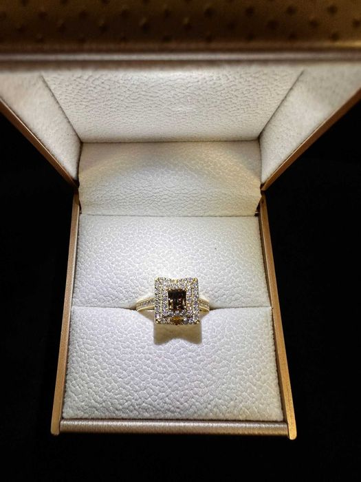 Inel aur galben 18K cu diamante naturale (VVS) – certificat gemologic