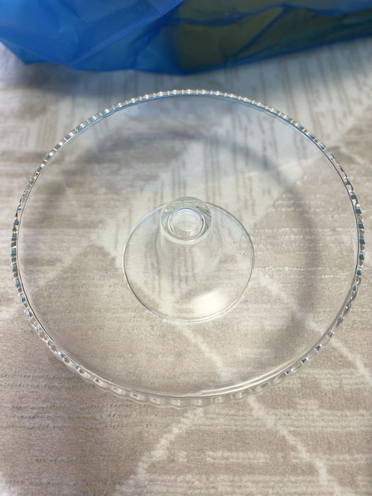 Тортница круглая