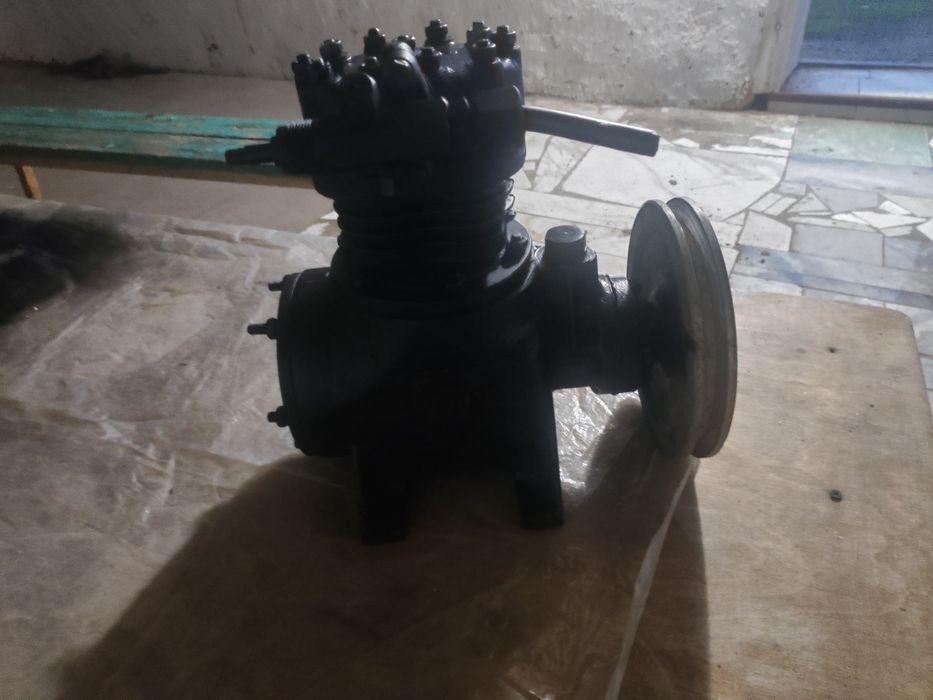 Продам компрессор на зил