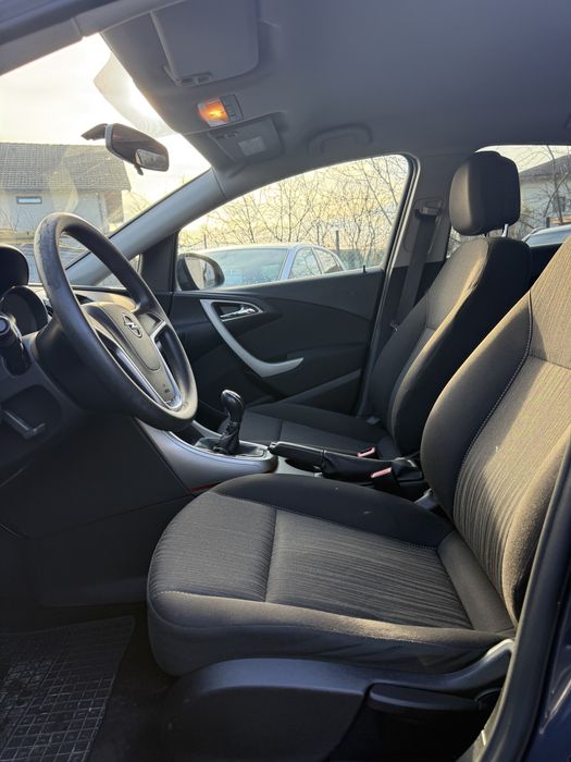 Opel Astra J  / 2010 / benzina / euro 5 / credit / rate /