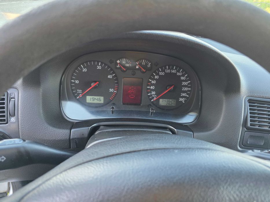 VOLKSWAGEN Golf 2002 — imagine 5