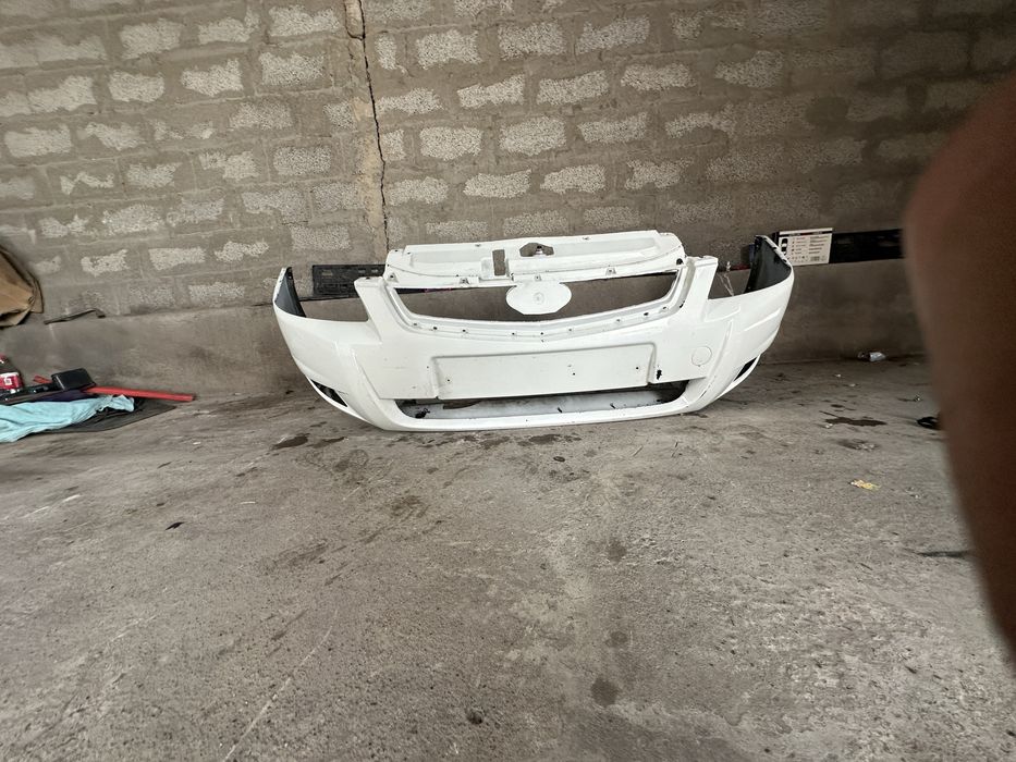 Продам бампер на приора 2