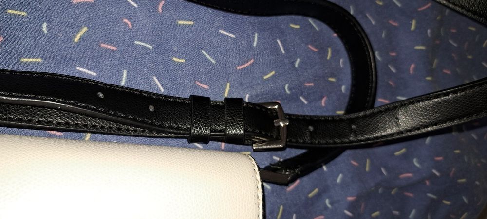 Малка чанта Guess