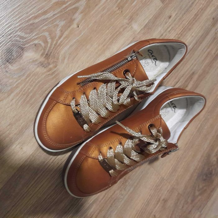 Дамски сникъри ARA