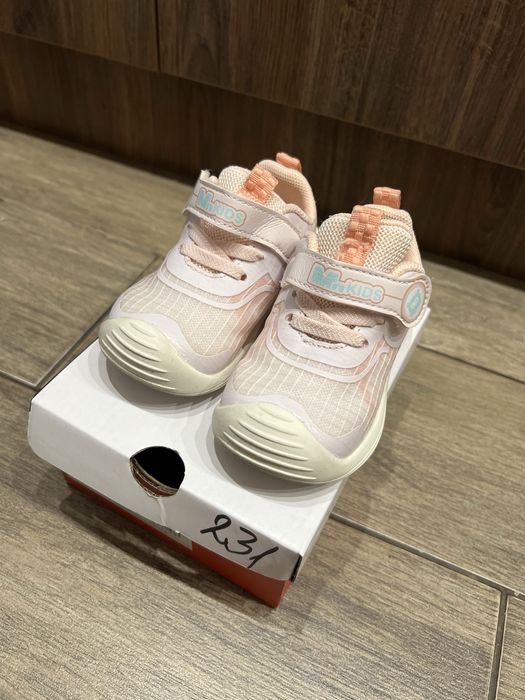 Детски буйки за бебе и сандалети