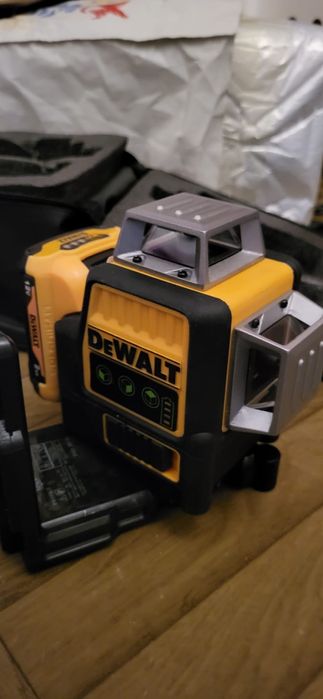 Vand nivela  laser 360° cu lini verzi 500 lei