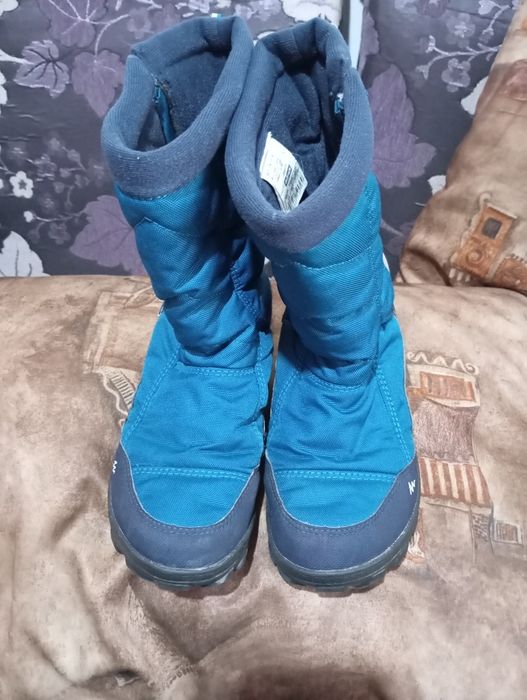 Продавам детски ботуши 33 номер много топли и непромокраеми