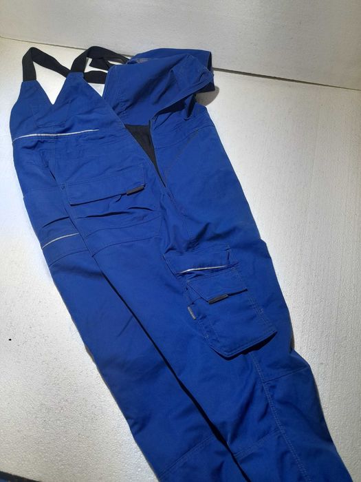 Pantaloni cu bretele Germania 52-54
