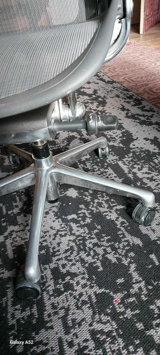 Herman Miller Aeron REMASTERED Graphite