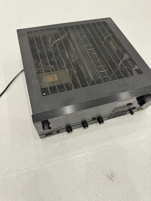 Усилвател Kenwood