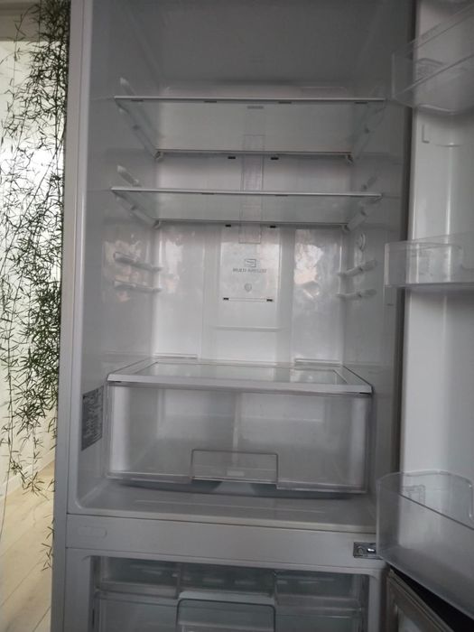 Продам холодильник и морозильнаю камеру