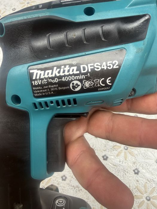 Акумулаторен безчетков винтоверт за гипсокартон Makita DFS452 18V